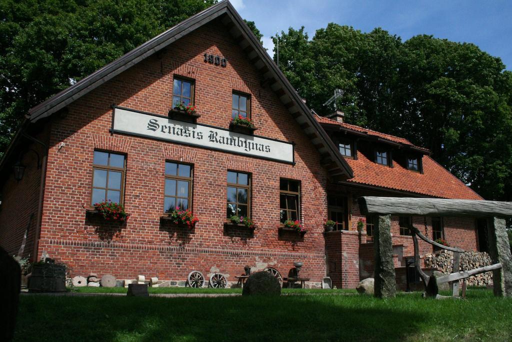 Senasis Rambynas Hotel Lumpenai Exterior photo